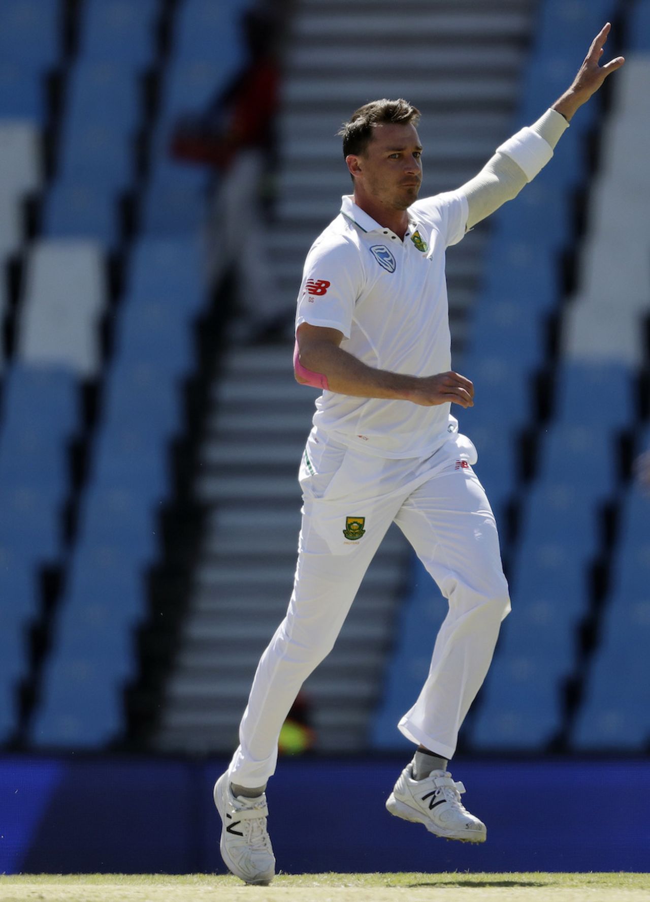 Dale Steyn struck twice in the first over of the fourth innings, South Africa v New Zealand, 2nd Test, Centurion, 4th day, August 30, 2016
