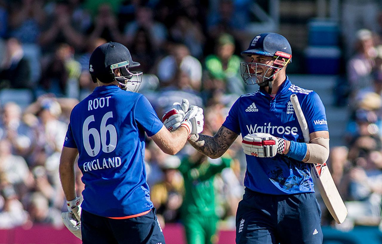 Alex Hales and Joe Root added 248 for England's second wicket, England v Pakistan, 3rd ODI, Trent Bridge, August 30, 2016