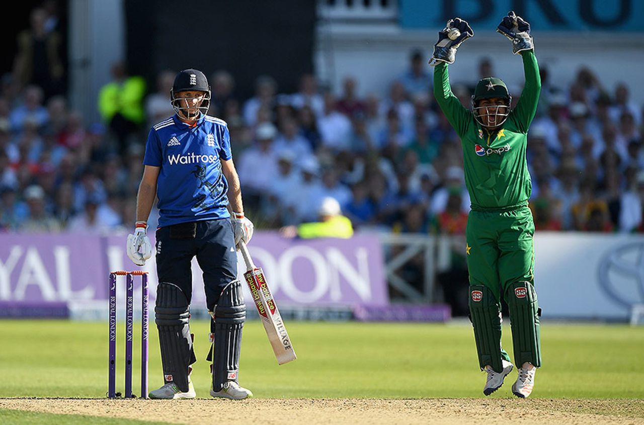 Joe Root fell for 85 after edging a catch to Sarfraz Ahmed, England v Pakistan, 3rd ODI, Trent Bridge, August 30, 2016