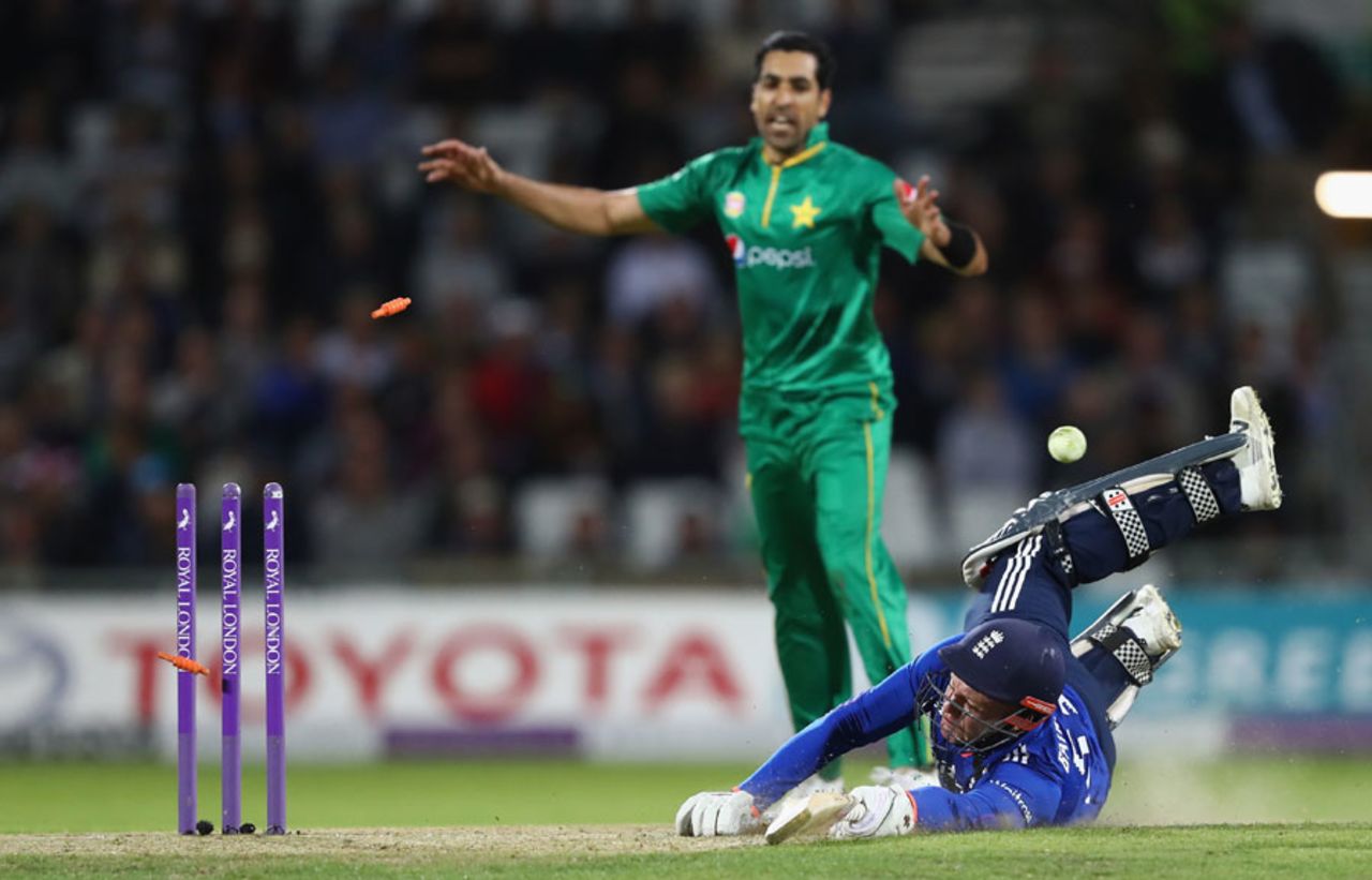 Jonny Bairstow was run out by a direct hit, England v Pakistan, 4th ODI, Headingley, September 1, 2016