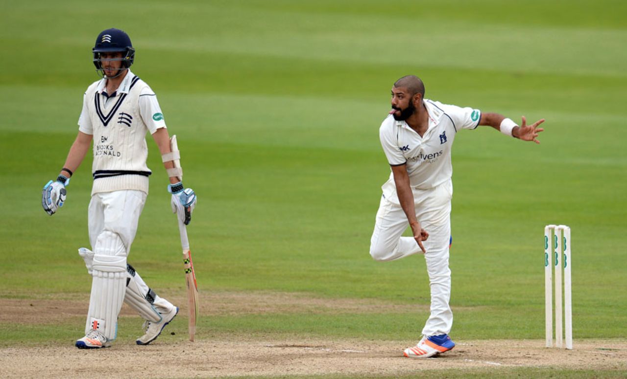 Jeetan Patel wheeled away to good effect, Warwickshire v Middlesex, County Championship, Division One, Edgbaston, 3rd day, September 2, 2016