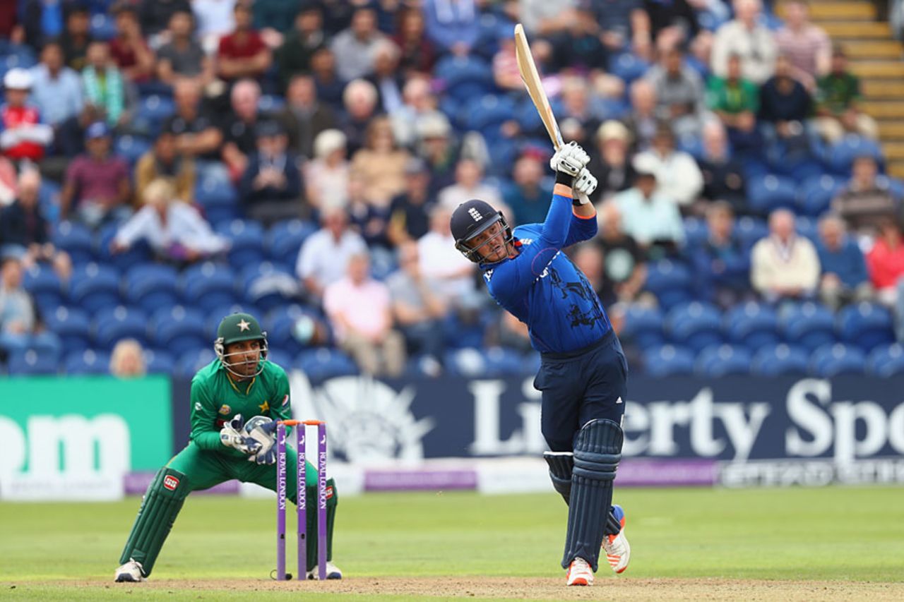 Jason Roy launches down the ground, England v Pakistan, 5th ODI, Cardiff, September 4, 2016