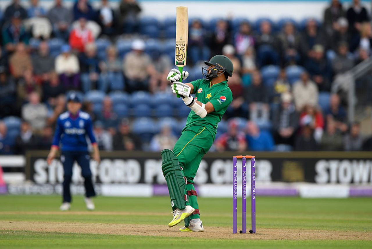 Azhar Ali goes on the pull,  England v Pakistan, 5th ODI, Cardiff, September 4, 2016