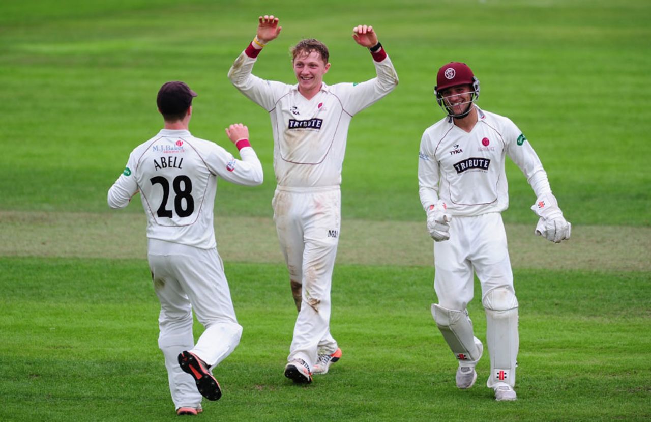 Dominic Bess claimed figures of 6 for 28, Somerset v Warwickshire, County Championship, Division One, Taunton, 1st day, September 6, 2016