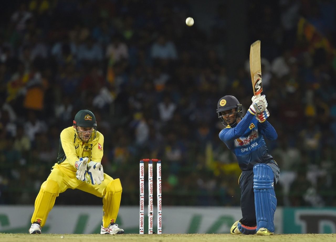 Dhananjaya de Silva smokes one through the covers, Sri Lanka v Australia, 2nd T20I, Colombo, September 9, 2016