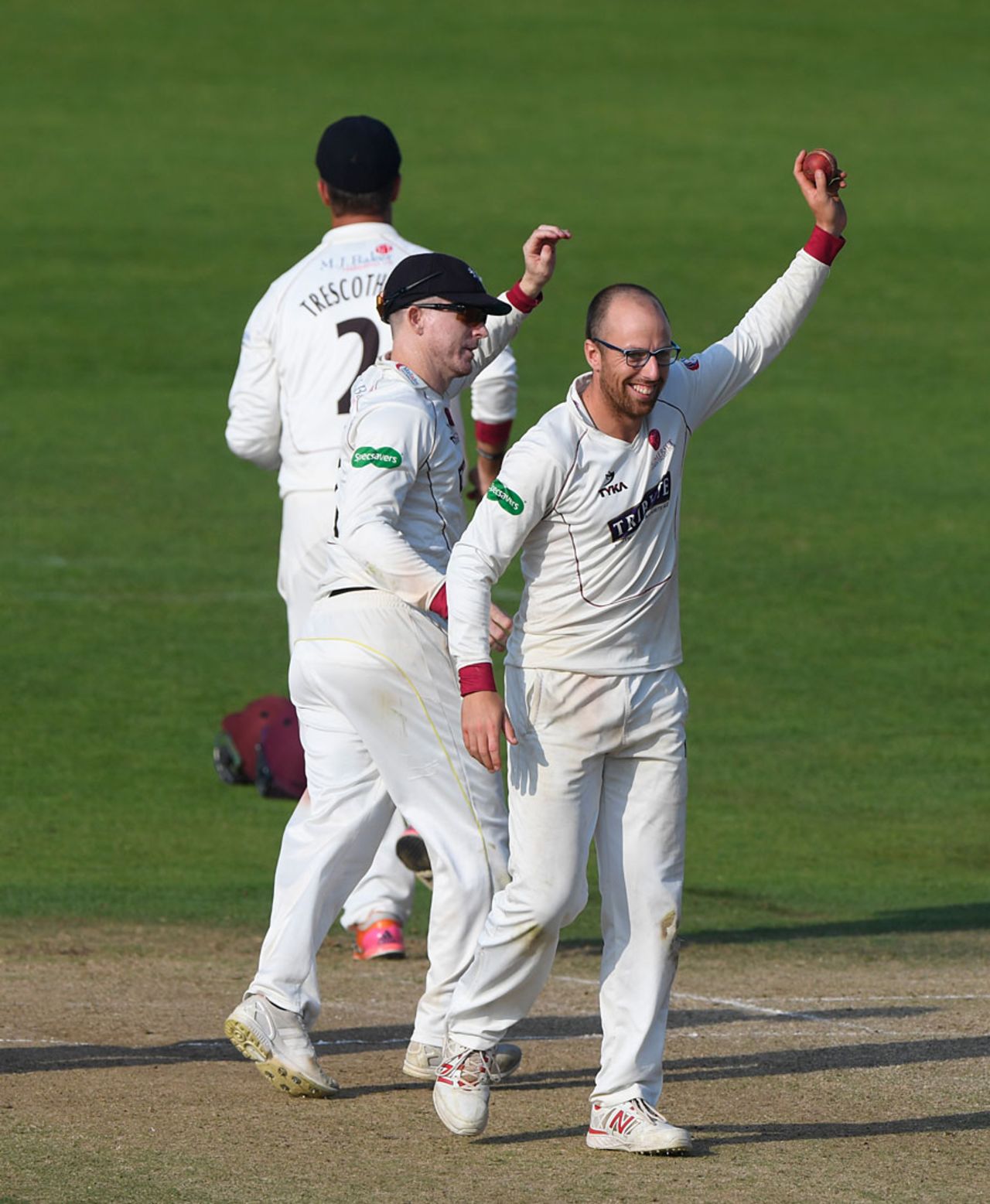 Jack Leach finished with 6 for 64, Yorkshire v Somerset, County Championship, Division One, Headingley, 3rd day, September 14, 2016
