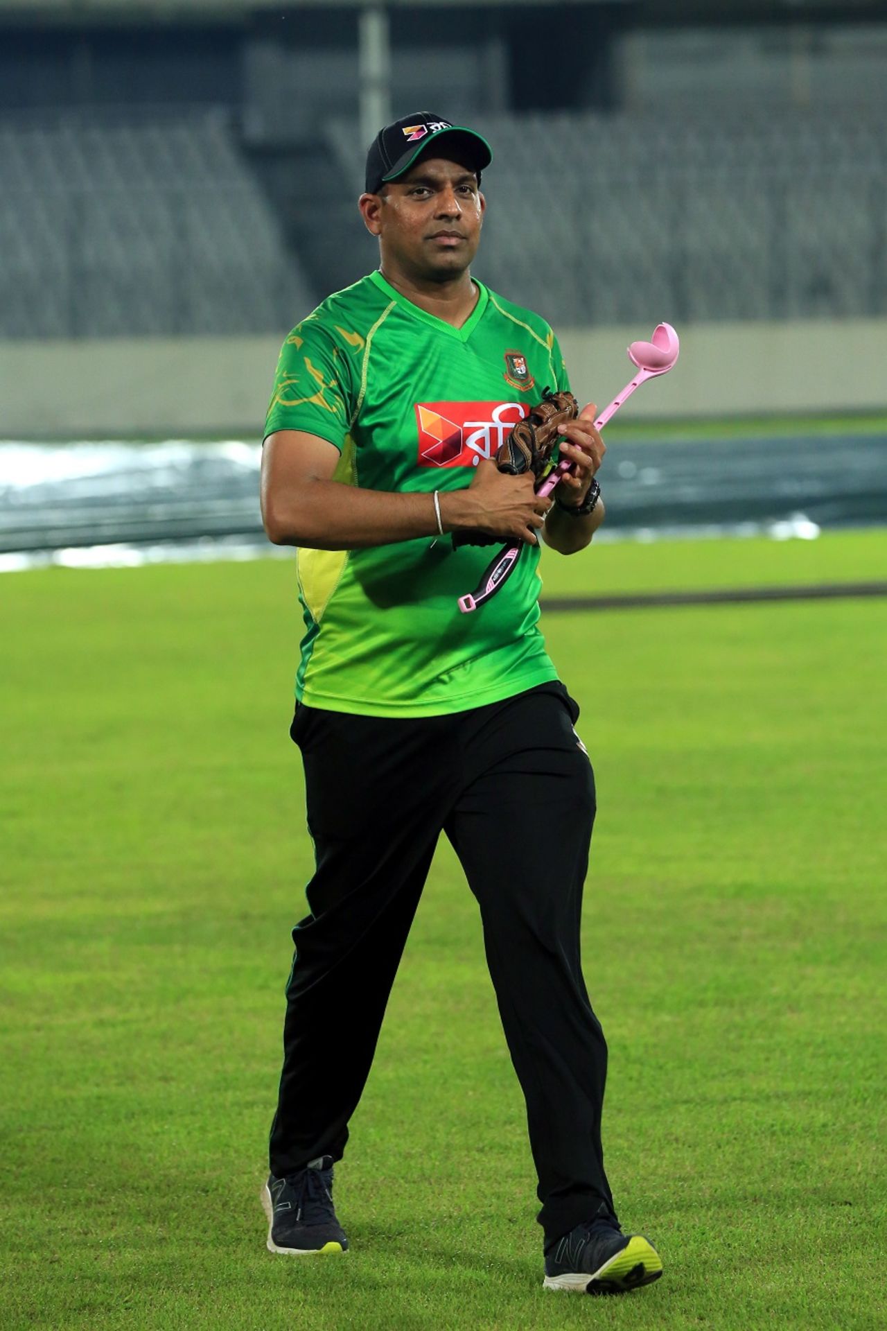 Thilan Samaraweera on his first day as Bangladesh's batting consultant, Dhaka, September 18, 2016