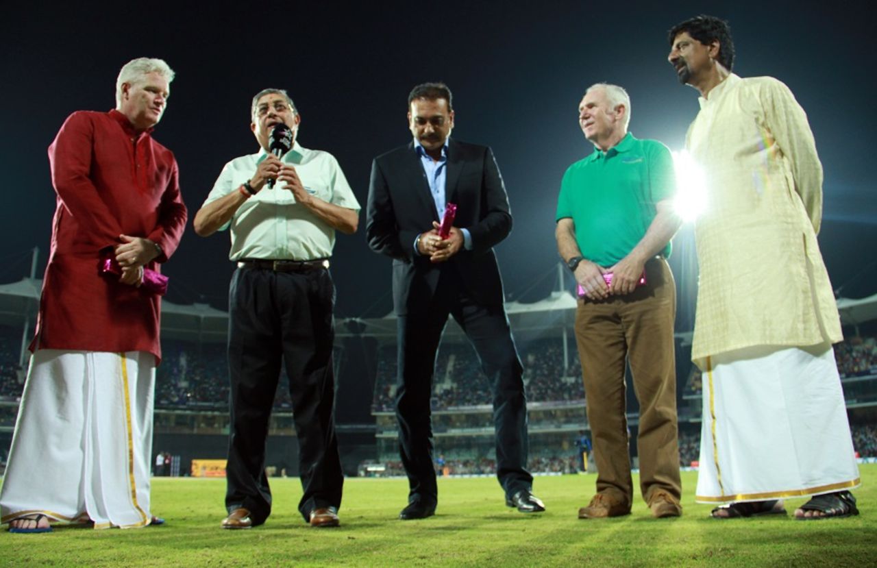Dean Jones, Ravi Shastri, Allan Border and Kris Srikanth were felicitated by the TNCA on the 30th anniversary of the second tied Test, Chennai, September 18, 2016