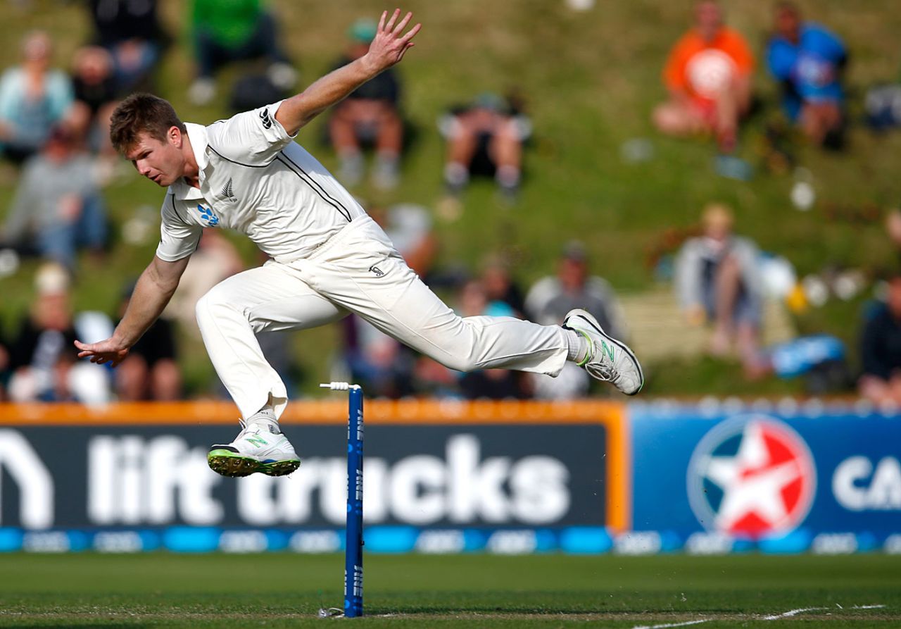 Jimmy Neesham jumps over the stumps in celebrations, New Zealand v Sri Lanka, 2nd Test, Wellington, 3rd day, January 5, 2015