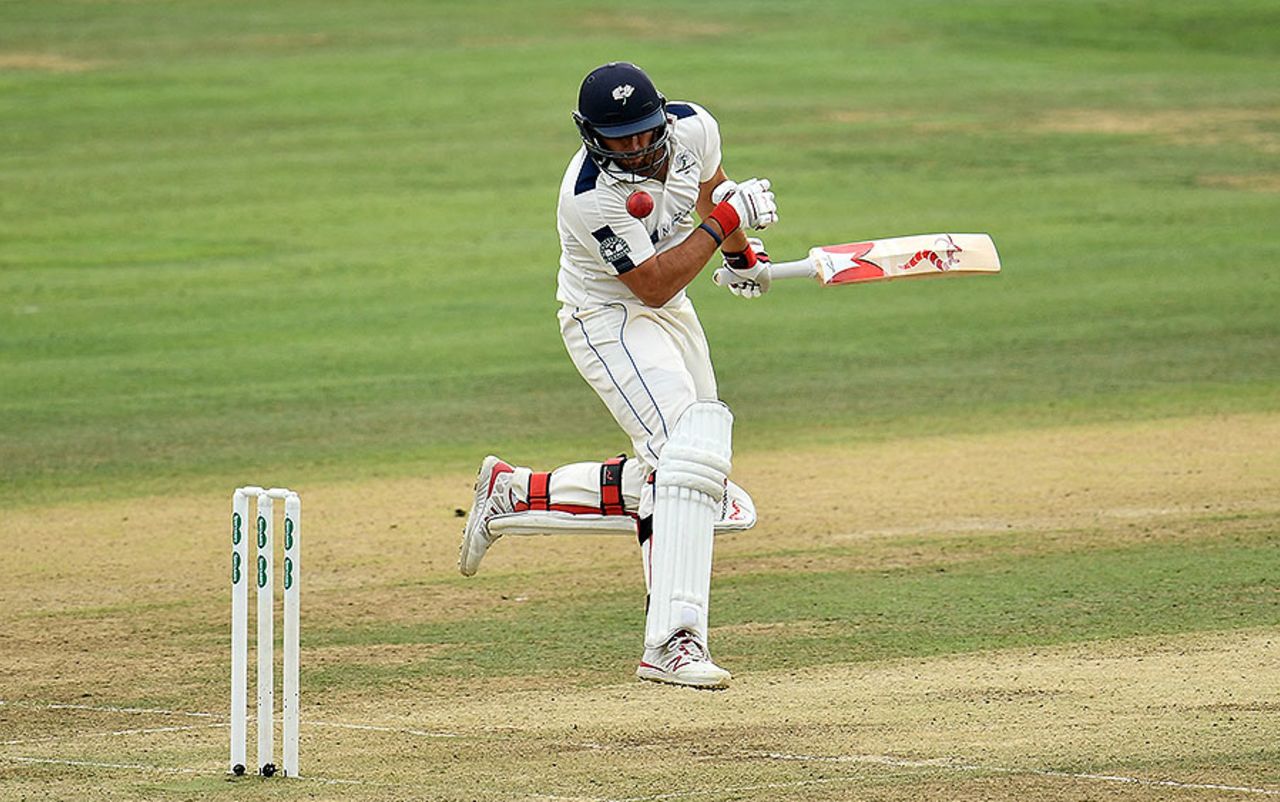 Tim Bresnan digs in for Yorkshire, Middlesex v Yorkshire, County Championship, Division One, Lord's, 2nd day, September 21, 2016