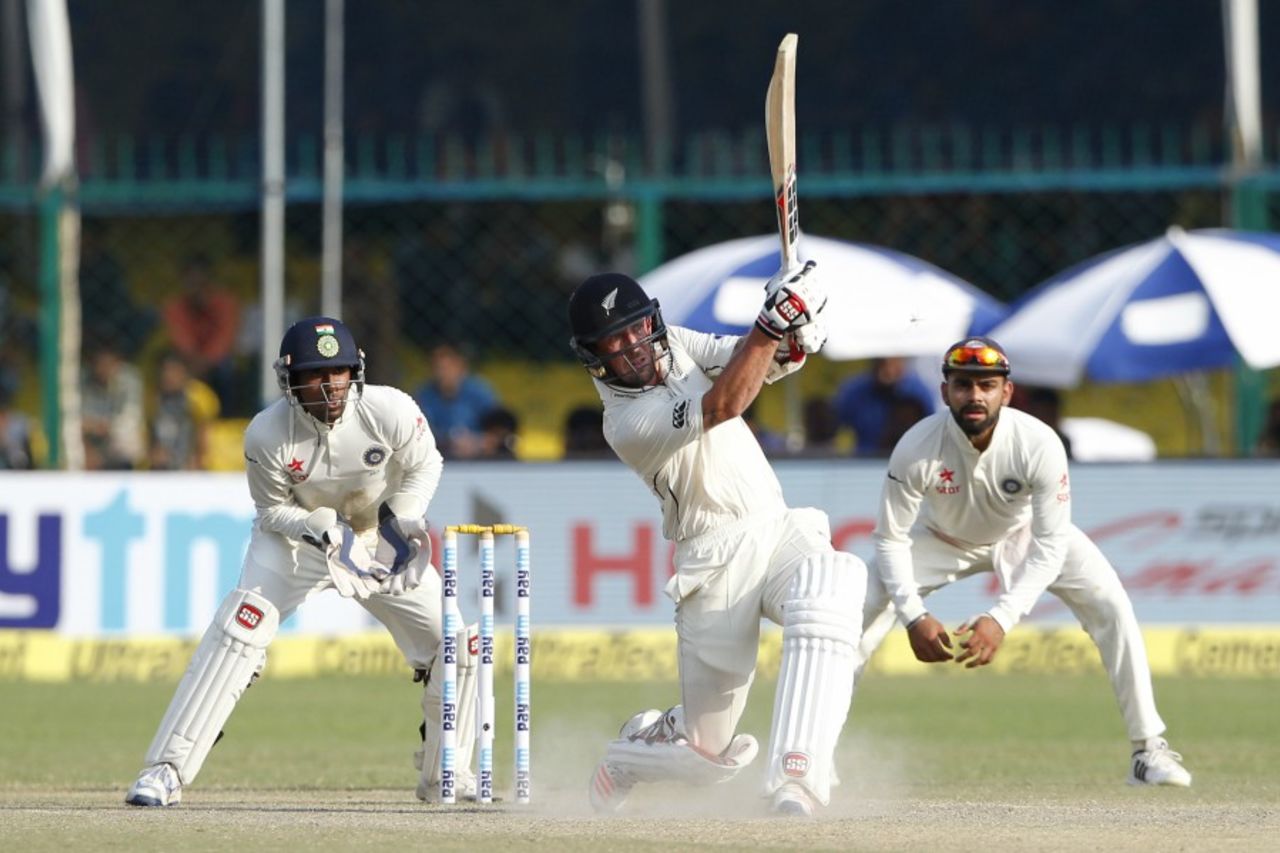Luke Ronchi employed an aggressive approach from the outset, India v New Zealand, 1st Test, Kanpur, 4th day, September 25, 2016