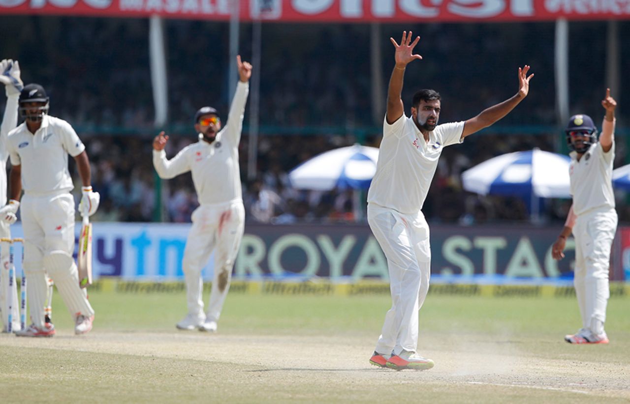 R Ashwin appeals unsuccessfully for the wicket of Ish Sodhi, India v New Zealand, 1st Test, Kanpur, 5th day, September 26, 2016