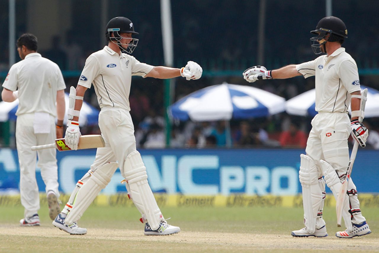 Mitchell Santner and Luke Ronchi shared a stand of 102 runs, India v New Zealand, 1st Test, Kanpur, 5th day, September 26, 2016