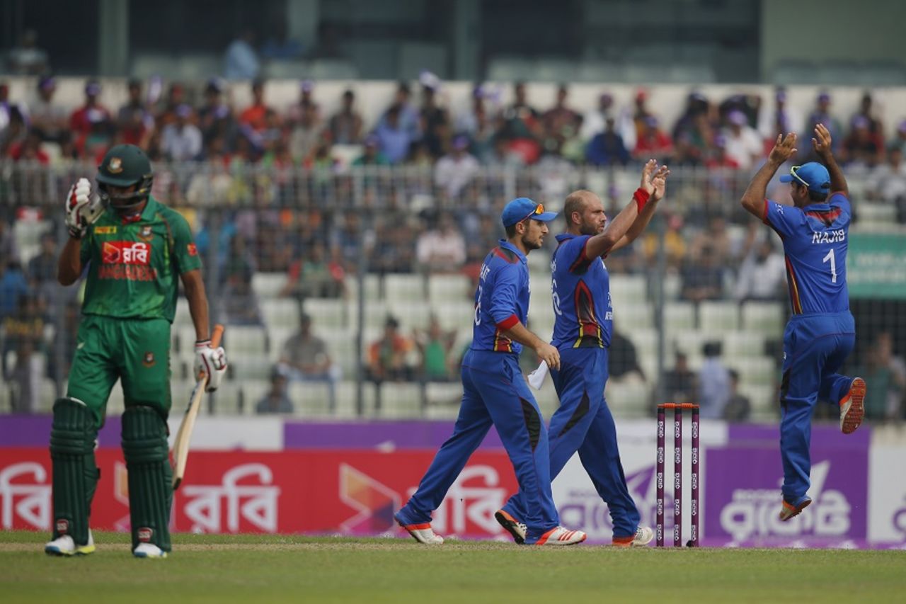 Mirwais Ashraf removed the two openers in quick succession, Bangladesh v Afghanistan, 2nd ODI, Mirpur, September 28, 2016
