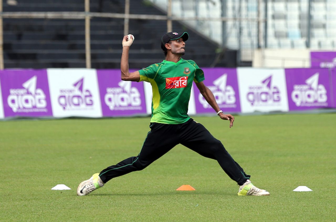 Shafiul Islam takes part in a fielding drill, Mirpur, September 29, 2016
