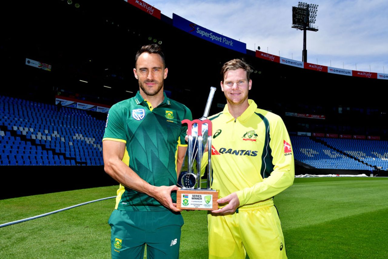 Faf du Plessis and Steven Smith pose with the series trophy, Centurion, September 29, 2016