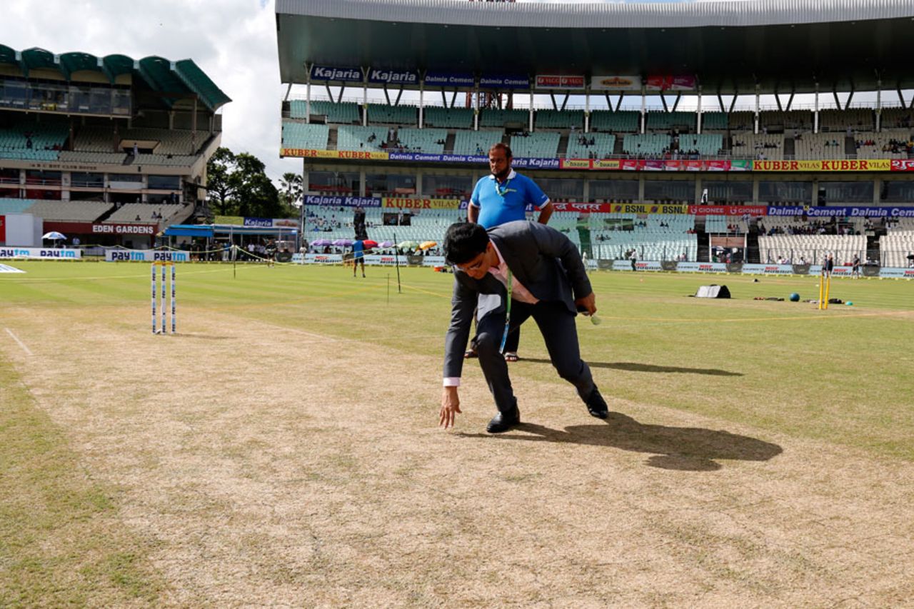 Sourav Ganguly inspects the Eden Gardens' pitch, India v New Zealand, 2nd Test, Kolkata, 1st day, September 30, 2016