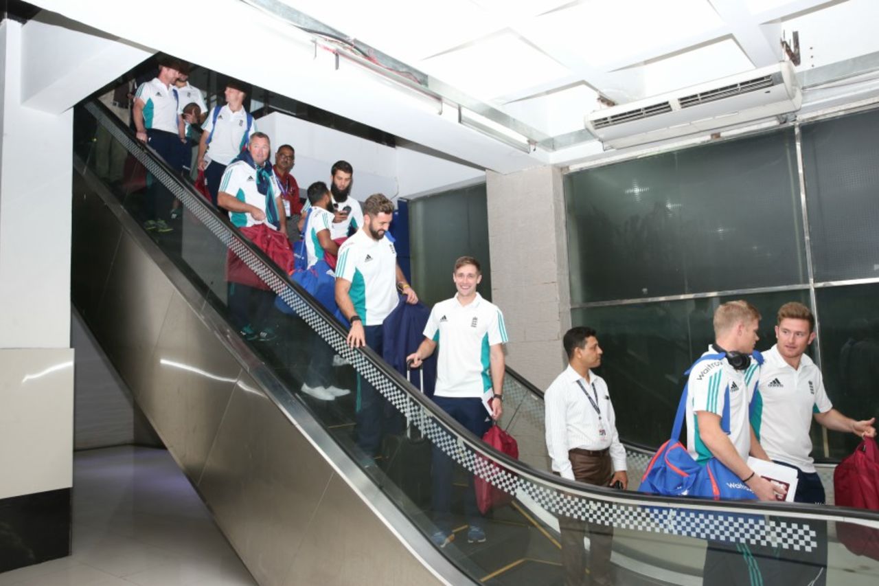 The England squad arrive in Bangladesh, September 30, 2016