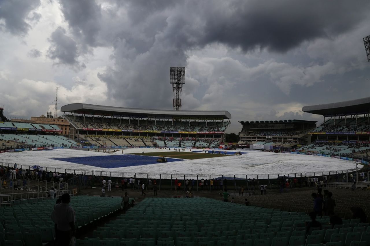 Rain stopped play half an hour before tea, India v New Zealand, 2nd Test, Kolkata, 2nd day, October 1, 2016