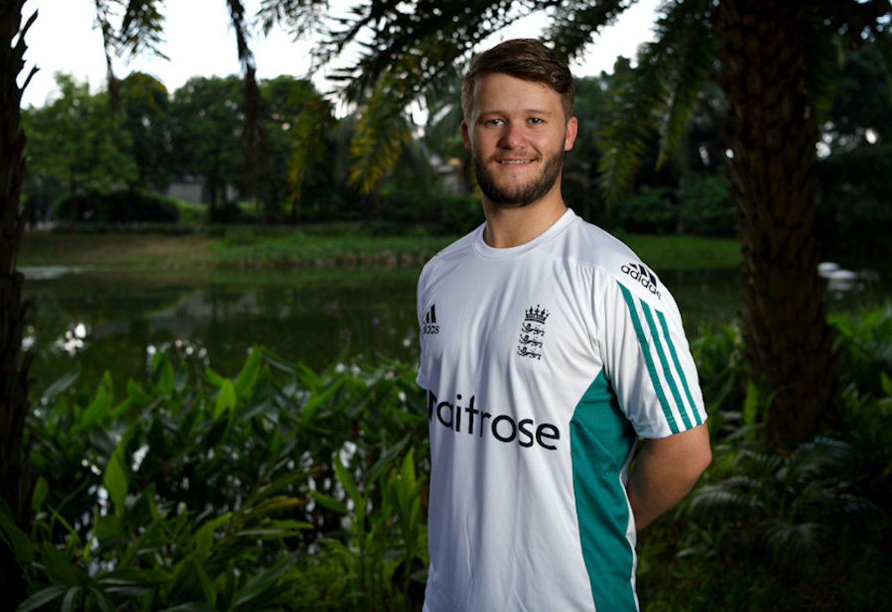 Ben Duckett arrives in Bangladesh with England, England tour of Bangladesh, Dhaka, October 1, 2016