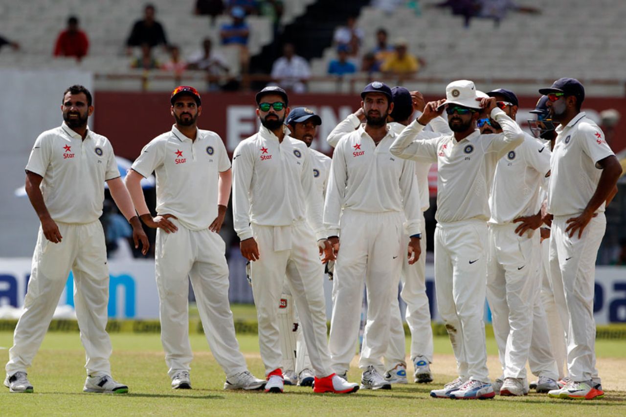 India wait on the third umpire's decision after Jeetan Patel was out to what proved to be a no-ball, India v New Zealand, 2nd Test, Kolkata, 3rd day, October 2, 2016
