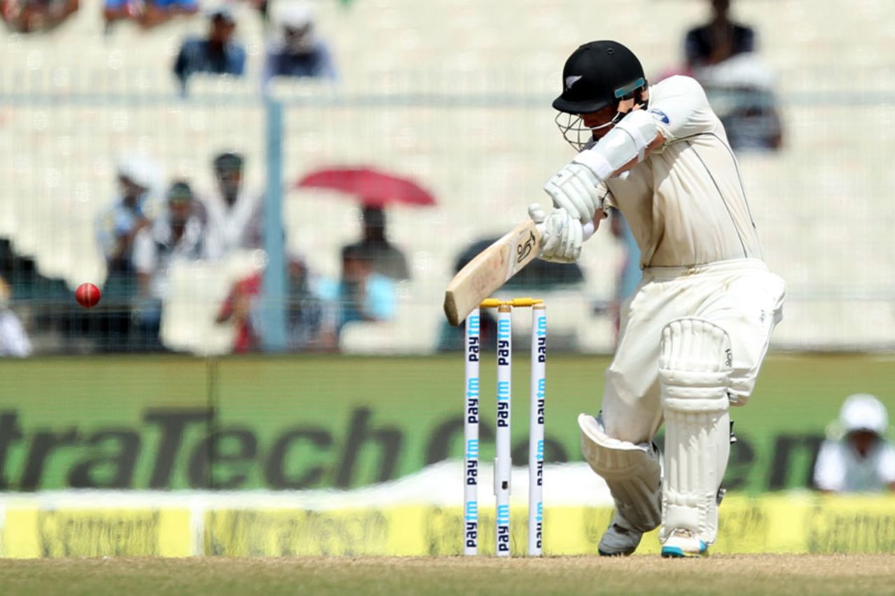 BJ Watling cuts through point, India v New Zealand, 2nd Test, Kolkata, 3rd day, October 2, 2016