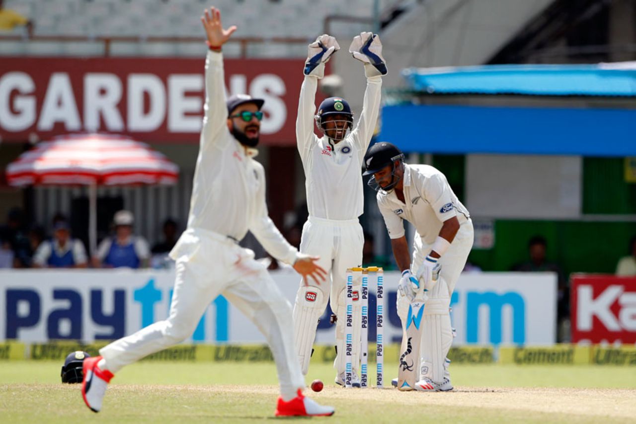 Jeetan Patel survived being out lbw, as the bowler had overstepped, India v New Zealand, 2nd Test, Kolkata, 3rd day, October 2, 2016