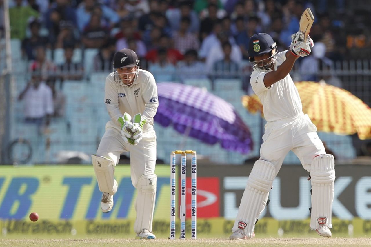 Wriddhiman Saha punches off the back foot, India v New Zealand, 2nd Test, Kolkata, 3rd day, October 2, 2016