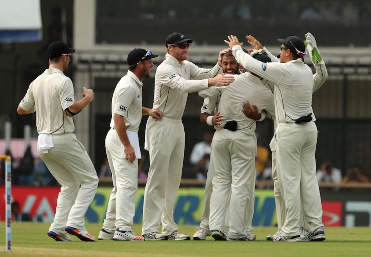 Jeetan Patel and Tom Latham combined to dismiss M Vijay early, India v New Zealand, 3rd Test, Indore, 1st day, October 8, 2016