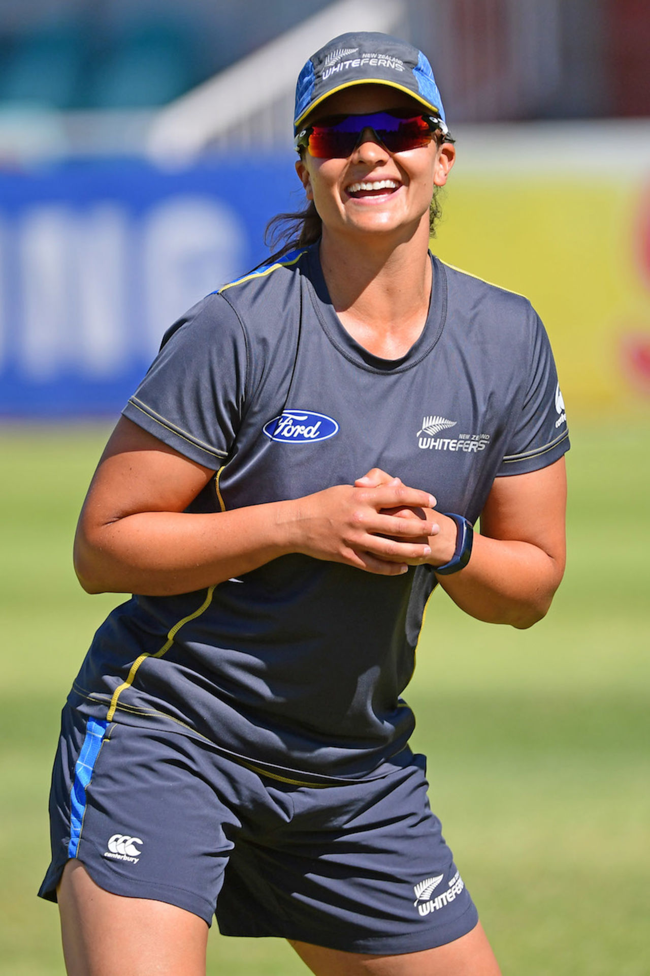 Suzie Bates finds a reason to smile while training, Kimberley, October 7, 2016