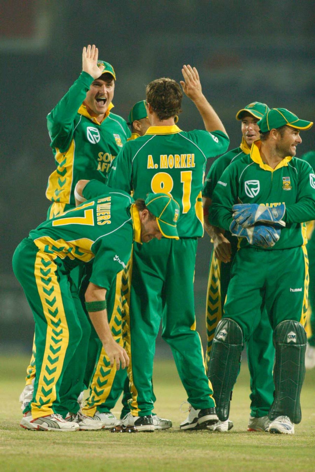 Graeme Smith and Albie Morkel celebrate the wicket of Iftikhar Anjum, Pakistan v South Africa, 5th ODI, Lahore, October 29, 2007