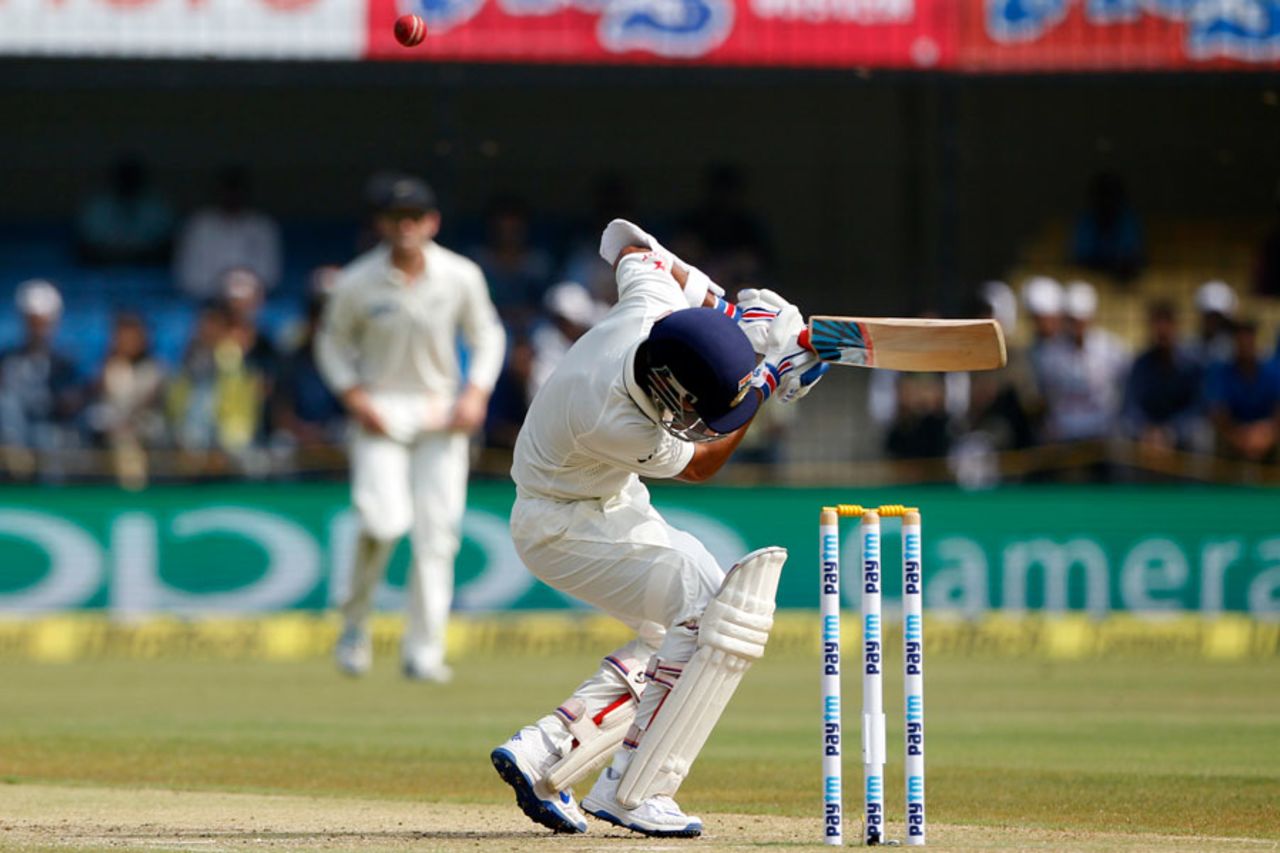 Ajinkya Rahane was subjected to a barrage of bouncers, India v New Zealand, 3rd Test, Indore, 2nd day, October 9, 2016