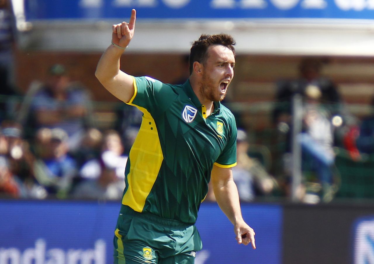 Kyle Abbott bowled Australia's openers in his first two overs, South Africa v Australia, 4th ODI, Port Elizabeth, October 9, 2016