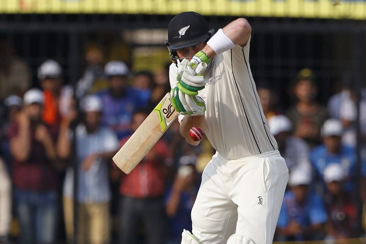 Martin Guptill tries to get on top of the ball, India v New Zealand, 3rd Test, Indore, 2nd day, October 9, 2016