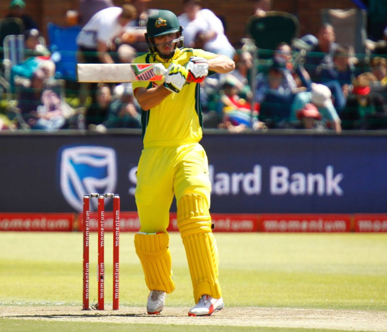 Mitchell Marsh pulls a short ball to the boundary, South Africa v Australia, 4th ODI, Port Elizabeth, October 9, 2016