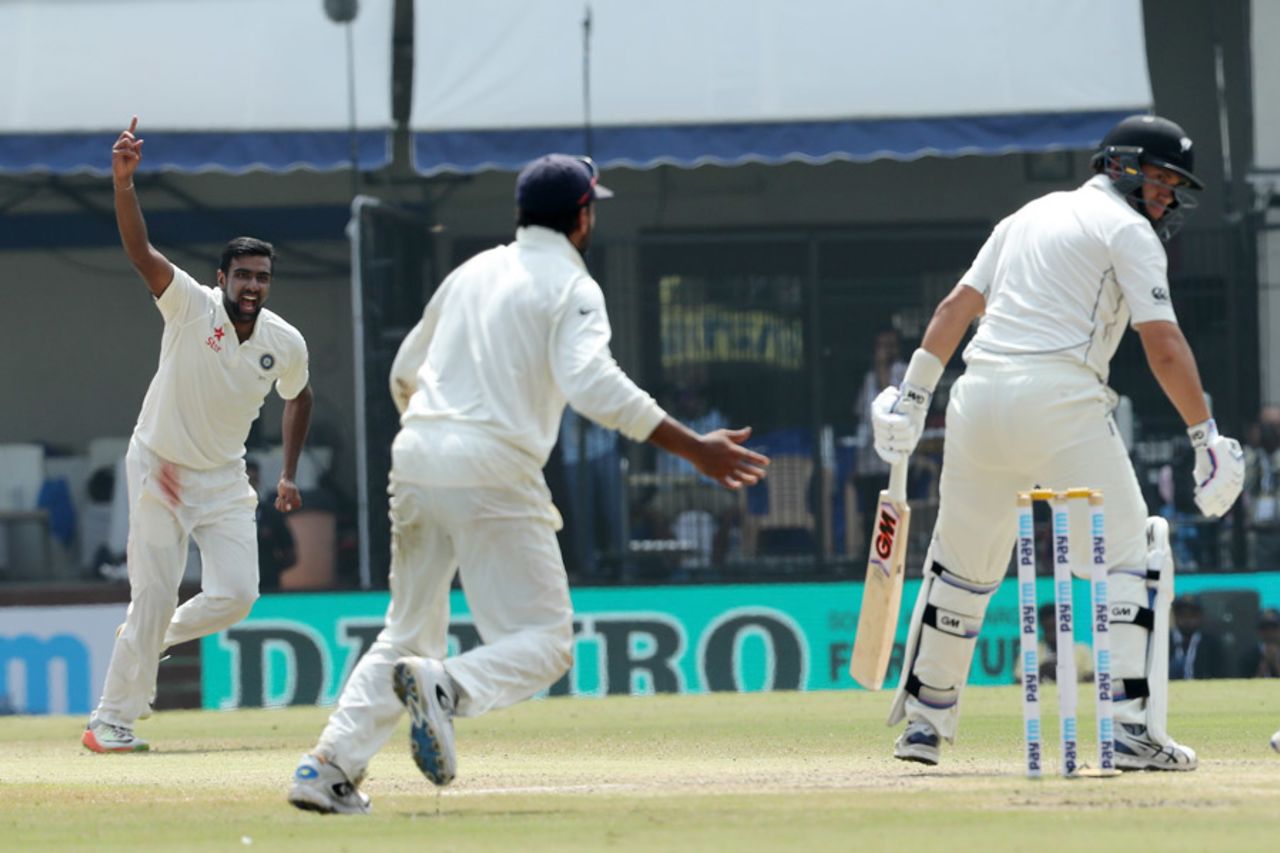 R Ashwin is elated after dismissing Ross Taylor for a duck, India v New Zealand, 3rd Test, Indore, 3rd day, October 10, 2016