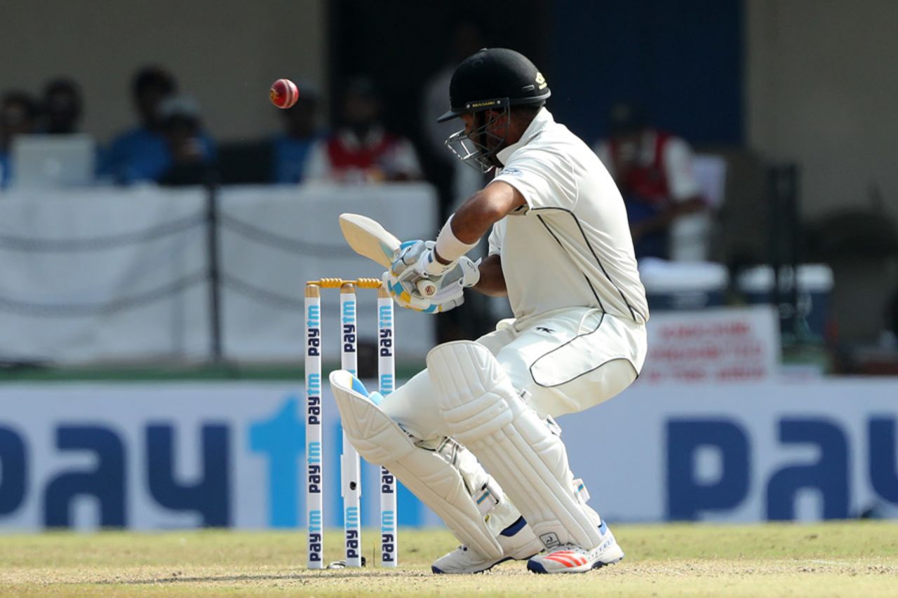 Jeetan Patel takes his eyes off a short ball, India v New Zealand, 3rd Test, Indore, 3rd day, October 10, 2016