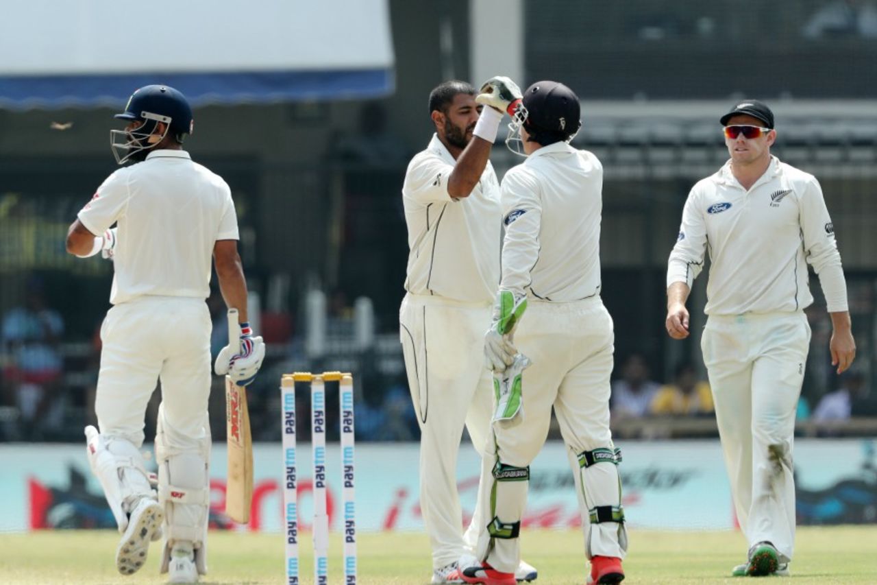 Jeetan Patel had Virat Kohli lbw, India v New Zealand, 3rd Test, Indore, 4th day, October 11, 2016