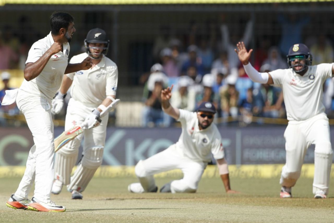 R Ashwin got Kane Williamson again, India v New Zealand, 3rd Test, Indore, 4th day, October 11, 2016