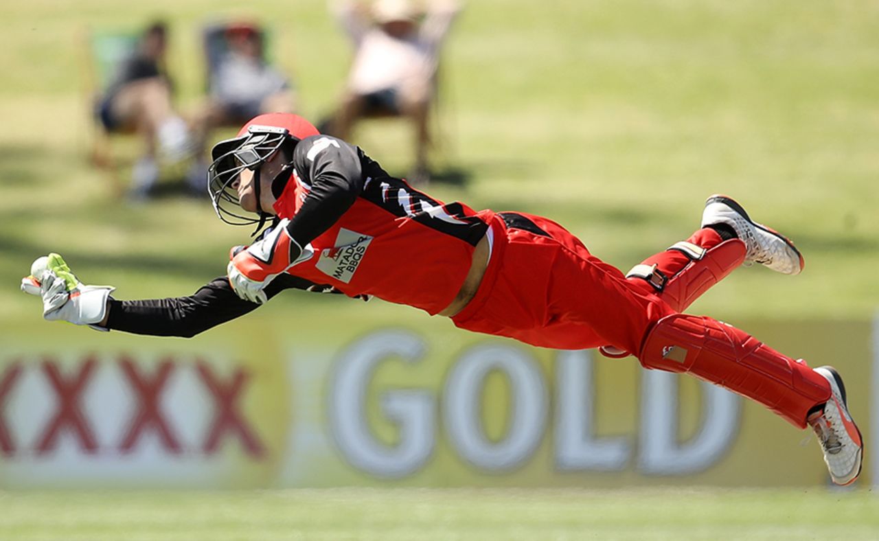 Alex Carey takes an acrobatic catch behind the stumps, South Australia v New South Wales, Matador Cup 2016-17, Sydney, October 12, 2016