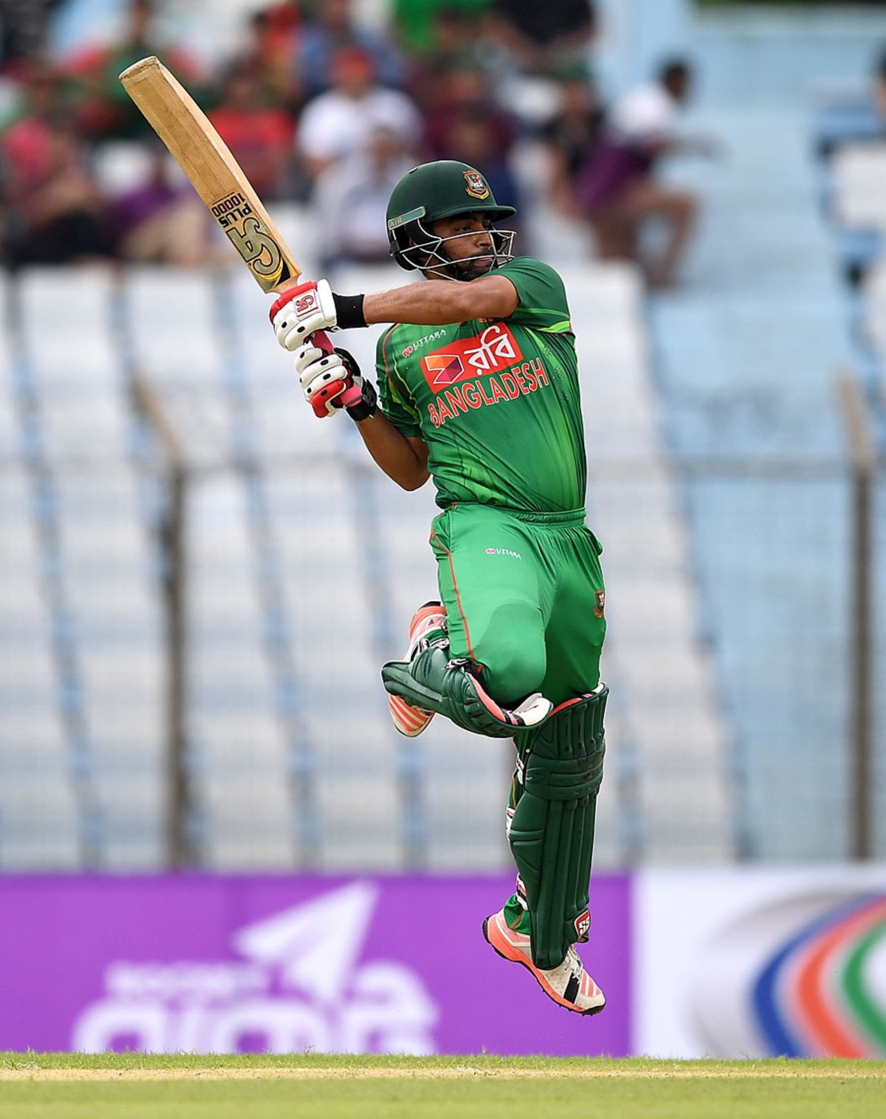 Tamim Iqbal unleashes a cut, Bangladesh v England, 3rd ODI, Chittagong, October 12, 2016