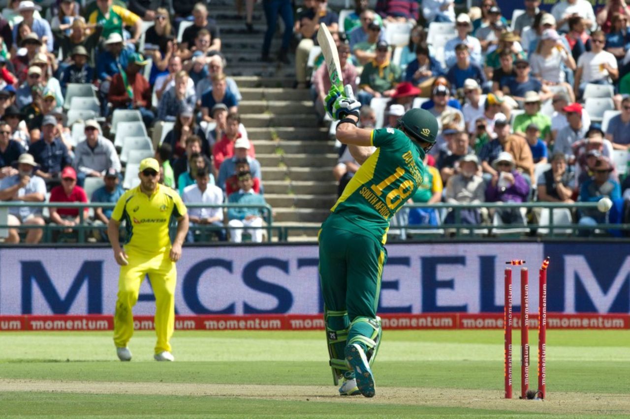 Faf du Plessis missed an inswinger from Joe Mennie, South Africa v Australia, 5th ODI, Cape Town, October 12, 2016