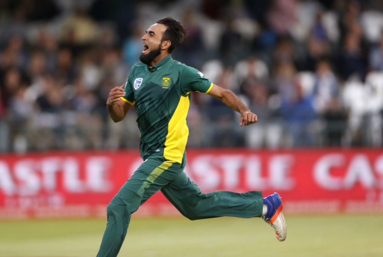 Imran Tahir sets off on a celebratory run, South Africa v Australia, 5th ODI, Cape Town, October 12, 2016