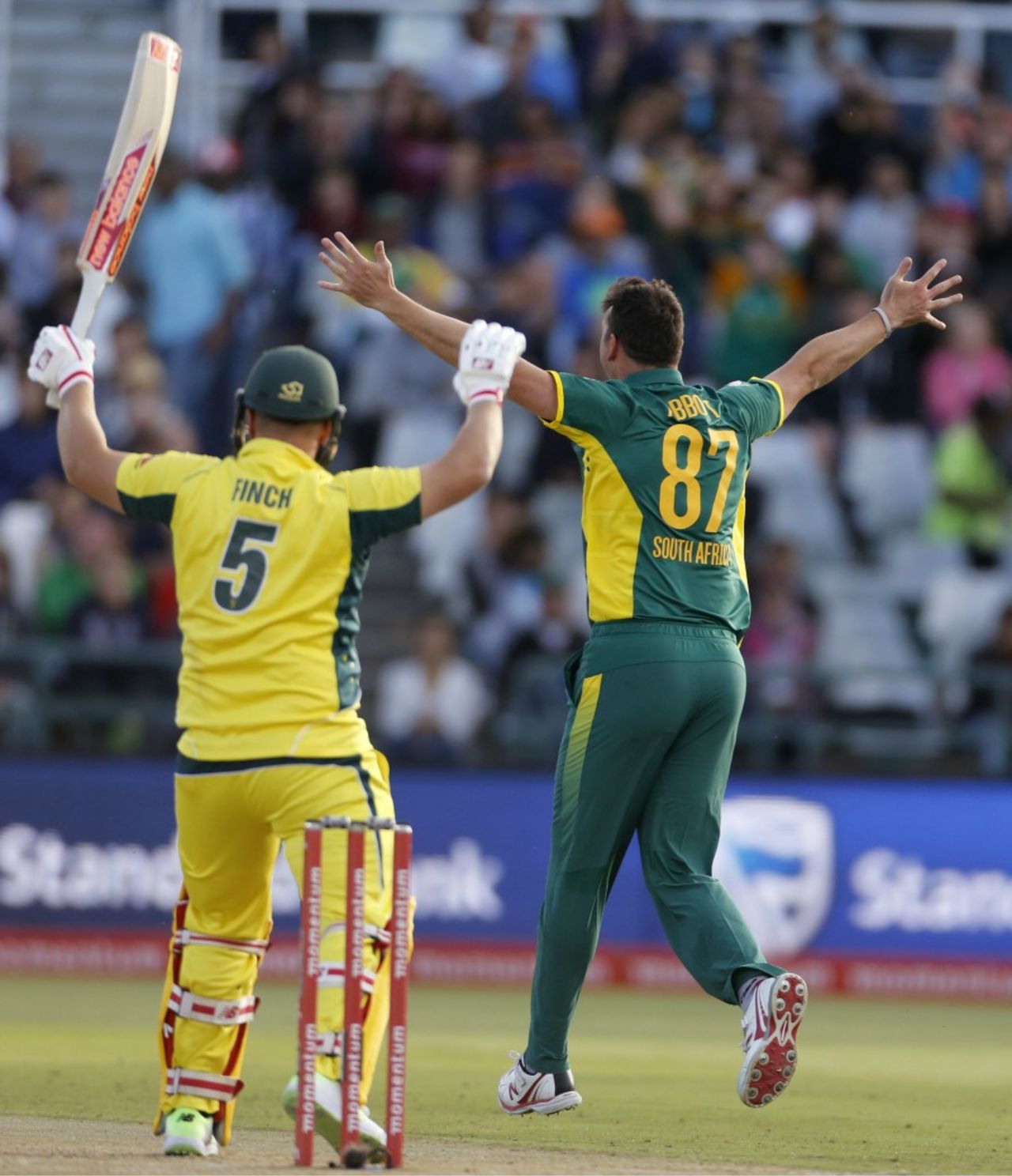 Kyle Abbott goes up in appeal for Aaron Finch's wicket, South Africa v Australia, 5th ODI, Cape Town, October 12, 2016