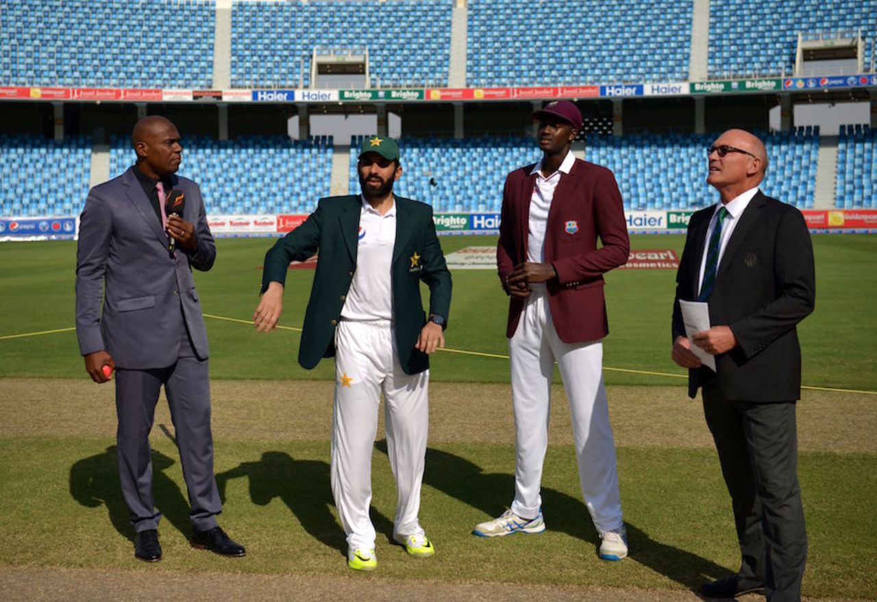 Misbah-ul-Haq won the toss of the second day-night Test, Pakistan v West Indies, 1st Test, Dubai, 1st day, October 13, 2016