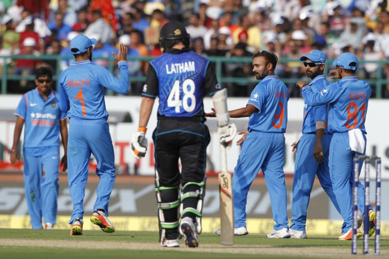 Amit Mishra picked up 3 for 49 with his loopy legspin, India v New Zealand, 1st ODI, Dharamsala, October 16, 2016