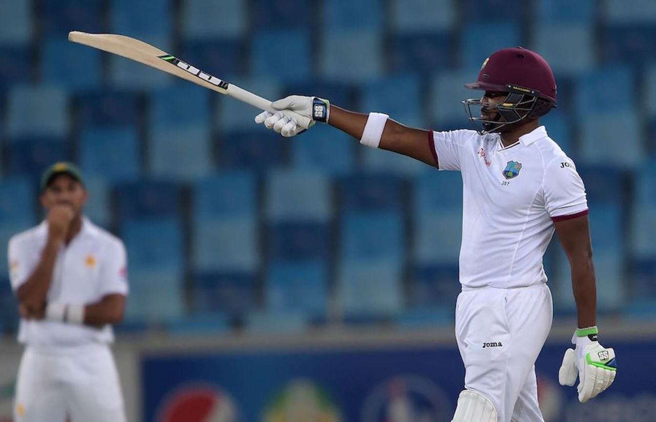 Darren Bravo brings up his doughty fifty, Pakistan v West Indies, 1st Test, Dubai, 5th day, October 17, 2016