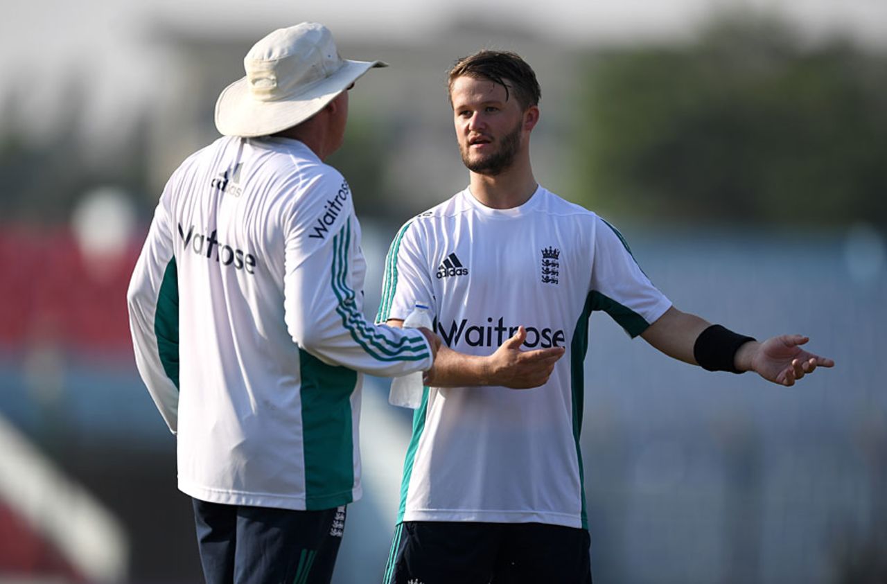 Ben Duckett chats with England coach Trevor Bayliss, Chittagong, October 19, 2016