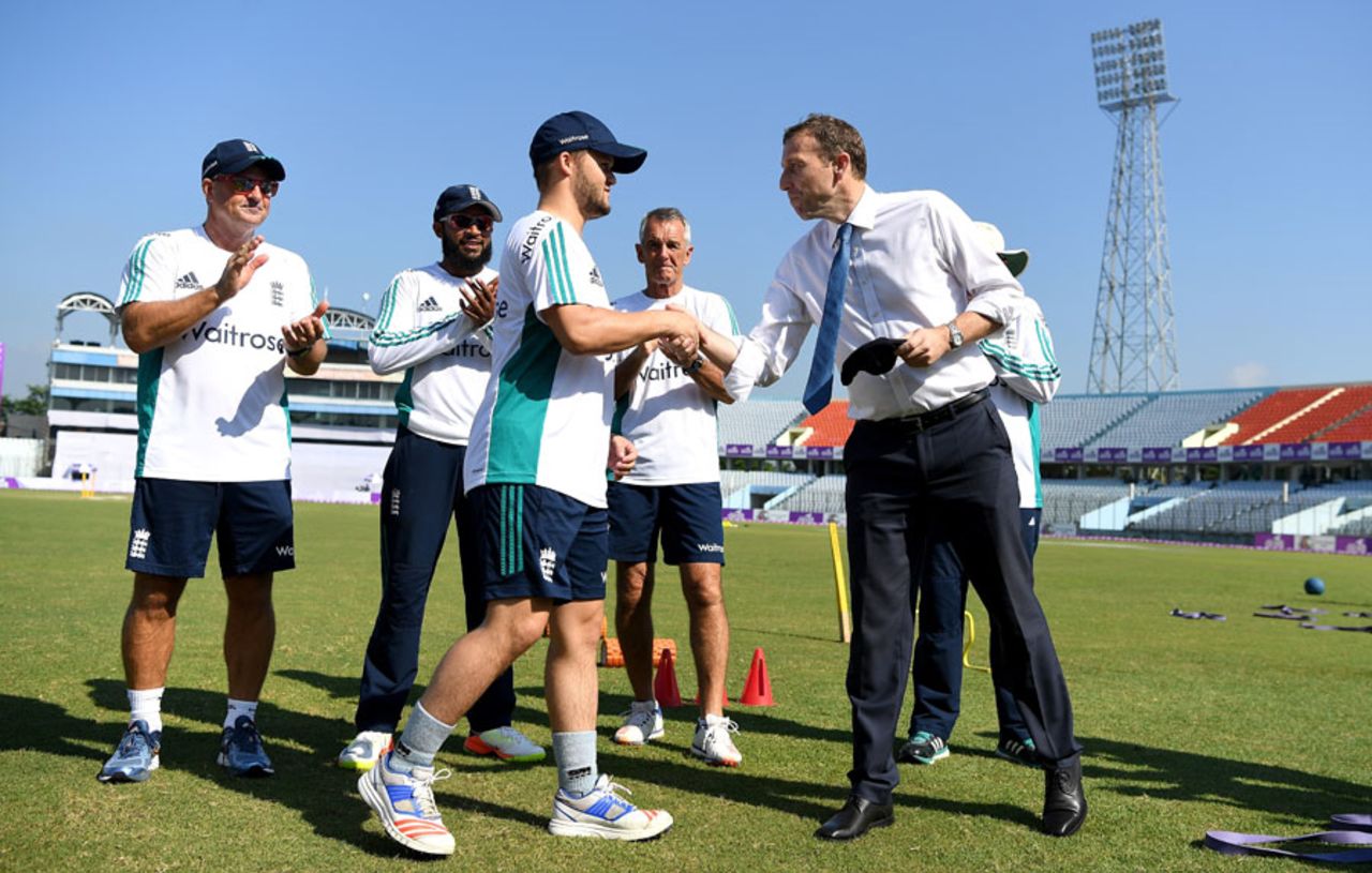 Ben Duckett receives his Test cap from Michael Atherton, Bangladesh v England, 1st Test, Chittagong, 1st day, October 20, 2016