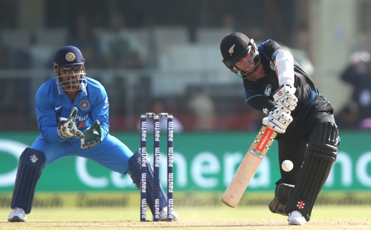 Kane Williamson attacks the mid-on region, India v New Zealand, 2nd ODI, Delhi, October 20, 2016